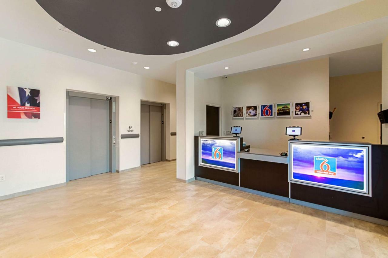 Studio 6 Austin Airport Exterior photo